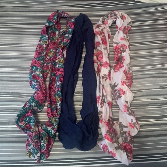 3 Piece Scarves - Picture 6 of 6